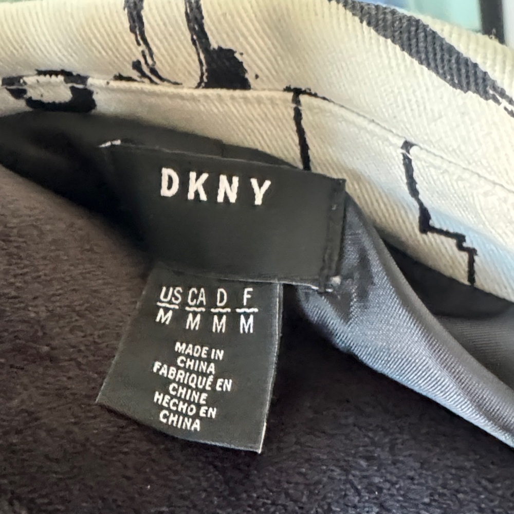 DKNY Graphic Black and White Jacket - Picture 2 of 7